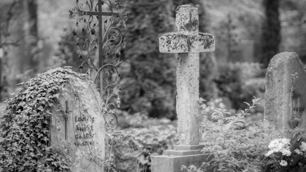 cemetery-g9348586e6_1920-1200x675